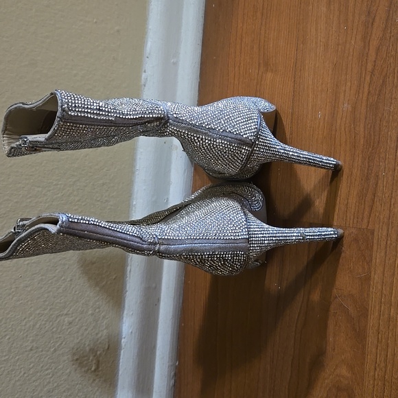 Steve Madden Winona Rhinestone Bootie - Picture 5 of 6